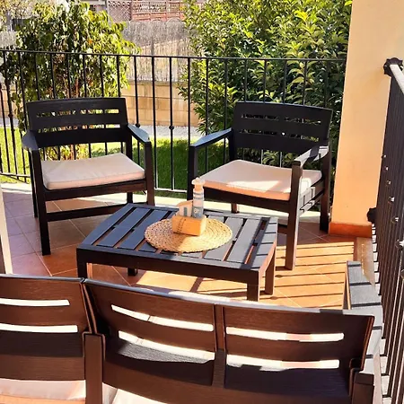 Semesterbostad Casa Grecale Girasole